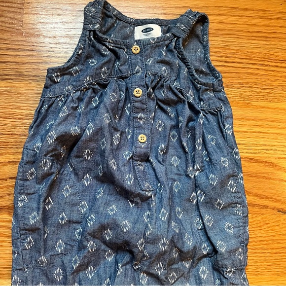 Old Navy chambray patterned romper size 3T - Picture 3 of 5